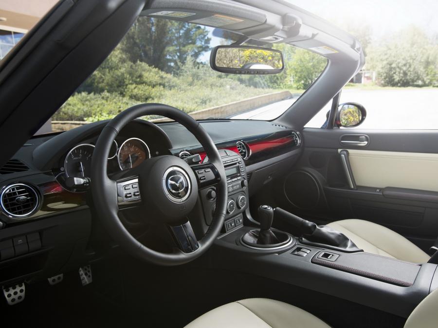  Mazda MX-5 Miata 25th Anniversary Edition 2014 года  (фото 20 из 35)
